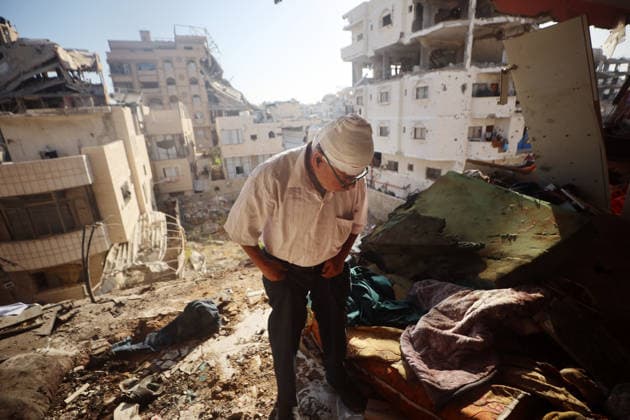 Palestinians inspect site of Israeli strike in Gaza City Palestinians inspect the site of an Israeli strike on an apartment building as people s belongings lie scattered in the Tel al-Hawa neighborhood of Gaza City, Gaza Strip, on June 4, 2026. Photo by Majdi Fathi apaimages Gaza city Gaza Strip Palestinian Territory 040626_Gaza_MF_00(8) Copyright: xapaimagesxMajdixFathix xapaimagesx