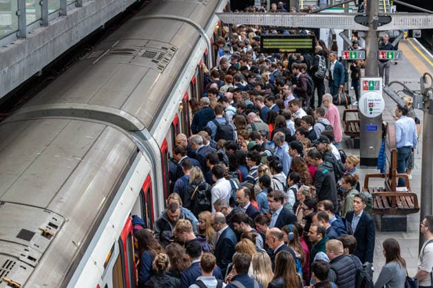 June 4, 2026, London, UK: London, UK. A packed EarlÃ¢â‚¬â ¢s Court Underground Station, London as commuters wait for the few city bound tube trains to Central London this morning on the second of two 24 hour tube strike this week. Members of the RMT Union have walked out over a dispute with TFL to introduce a 4 day week. Another 24 hour strike is set for Thursday with the Circle Line, Piccadilly Line Metropolitan Line and Central Line shut down causing major delays on the rest of the Tube network. London UK  - ZUMAl94_ 20260604_zaf_l94_004 Copyright: xAlexxLentatix