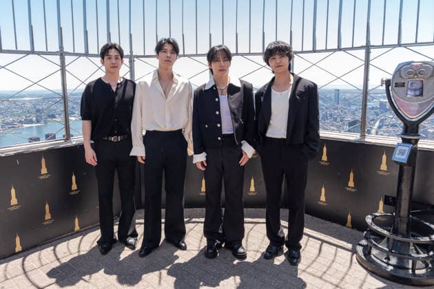 NY: South Korean indie-pop band The Rose visits Empire State Building South Korean indie-pop band The Rose celebrates release of album ROSE and the global ROSETOPIA tour by visiting Empire State Building in New York. New York New York United States Copyright: LevxRadin