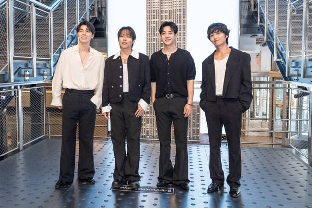 NY: South Korean indie-pop band The Rose visits Empire State Building South Korean indie-pop band The Rose celebrates release of album ROSE and the global ROSETOPIA tour by visiting Empire State Building in New York. New York New York United States Copyright: LevxRadin