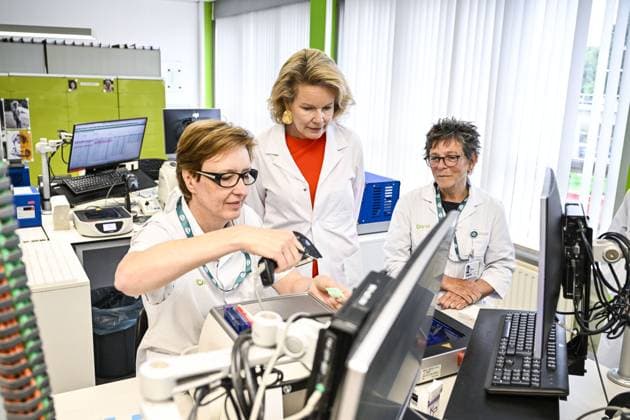 Queen Mathilde of Belgium pictured during a royal visit to visit to the Department of Anatomical Pathology of Antwerp s hospital Ziekenhuis aan de Stroom (ZAS), Thursday 04 June 2026. TOM GOYVAERTS  TomxGoyvaerts 175898389