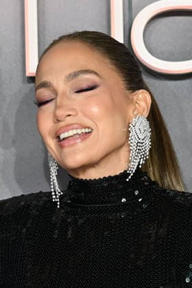Office Romance UK Premiere in London LONDON, ENGLAND - JUNE 03: Jennifer Lopez attending the Office Romance UK Premiere at BFI Southbank on June 03, 2026 in London, England CAP MAR MAR Great Britain Copyright: xMartinxHarris CapitalxPicturesx