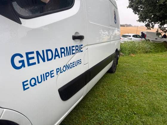 Gendarmerie Diving Team Searches Gers River For Missing Girl Lyhanna - Fleurance A gendarmerie diving team conducts an underwater search in the Gers river in the area surrounding Fleurance, Gers, France on June 4, 2026, as the search for 11-year-old Lyhanna, who disappeared on May 29 in the Fleurance area, continues to mobilize significant investigative resources; a major development in the judicial inquiry saw suspect Jerome Barella, 41, charged and placed in pre-trial detention on suspicion of kidnapping and illegal confinement of a minor under the age of 15. Photo by JMP ABACAPRESS.COM Fleurance Gers France  Copyright: xJMP ABACAx