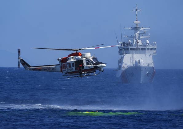 The first scenario of the Sea Lion-2026 Search and Rescue Invitation Exercise has been completed IZMIR, TURKIYE - JUNE 04: A rescue operation is carried out by air assets to save survivors from the sea during the first scenario of the operational phase of the Sea Lion (Deniz Aslani)-2026 Search and Rescue Invitation Exercise, conducted under the administration of the Turkish Coast Guard Command, in Izmir, Turkiye, on June 04, 2026. In the first scenario of the exercise, executed at two different points between the islands of Lesbos, Chios, Psara, Agios Efstratios, and Skyros within the Turkish Search and Rescue Region, a search and rescue operation was launched by the Turkish Coast Guard Command upon receiving a distress call from a commerc  Copyright: x2026xAnadoluxMehmetxEminxMenguarslanx