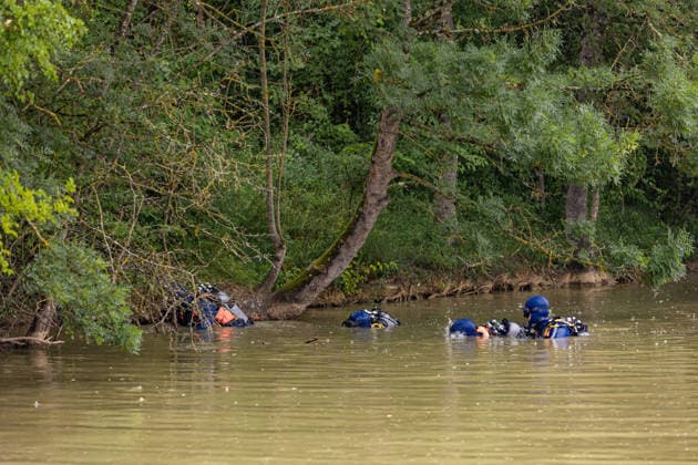 Gendarmerie Diving Team Searches Lake near Urdens For Missing Girl Lyhanna - Fleurance Professional divers from Marseillant work conduct an underwater search with gendarmerie on a lake near Urdens in the area surrounding Fleurance, Gers, France on June 4, 2026, as the search for 11-year-old Lyhanna, who disappeared on May 29 in the Fleurance area, continues to mobilize significant investigative resources; a major development in the judicial inquiry saw suspect Jerome Barella, 41, charged and placed in pre-trial detention on suspicion of kidnapping and illegal confinement of a minor under the age of 15. Photo by I Bazin ABACAPRESS.COM Fleurance URDENS France  Copyright: xIxBazin ABACAx
