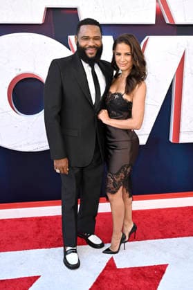 Anthony Anderson und Rocsi Diaz bei der Weltpremiere des Kinofilms Scary Movie im Paramount Theatre. Los Angeles, 03.06.2026 *** Anthony Anderson and Rocsi Diaz at the world premiere of the movie Scary Movie at the Paramount Theatre Los Angeles, 03 06 2026 Foto:xD.xStarbuckx xFuturexImagex scary_6668