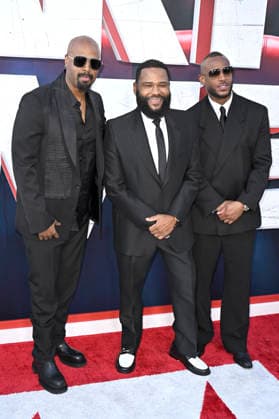 Shawn Wayans, Anthony Anderson und Marlon Wayans bei der Weltpremiere des Kinofilms Scary Movie im Paramount Theatre. Los Angeles, 03.06.2026 *** Shawn Wayans, Anthony Anderson and Marlon Wayans at the world premiere of the movie Scary Movie at the Paramount Theatre Los Angeles, 03 06 2026 Foto:xD.xStarbuckx xFuturexImagex scary_6784