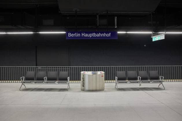 Interimsbahnhof der S-Bahn S15 ** NUR FÜR REDAKTIONELLE ZWECKE ** EDITORIAL USE ONLY **<p>Blick auf den neuen Bahnsteig vom Gleis 22 der Station Hauptbahnhof. Die Arbeiten für die künftige S-Bahnlinie 15, die den nördlichen Berliner S-Bahnring mit den Bahnhöfen Wedding, Gesundbrunnen und dem Hauptbahnhof verbindet, gehen langsam zu Ende. Deutschland Berlin Berlin Copyright: JörgxCarstensen *** Interim station of the S-Bahn S15 FOR EDITORIAL PURPOSES ONLY EDITORIAL USE ONLY p View of the new platform from platform 22 at Hauptbahnhof station Work on the future S-Bahn line 15, which connects the northern Berlin S-Bahn ring with the stations Wedding, Gesundbrunnen and Hauptbahnhof, is slowly coming to an end Germany Berlin Berlin Copyrigh Copyright: JörgxCarstensen doc8653os1qqn681jqpojx ,EDITORIAL USE ONLY