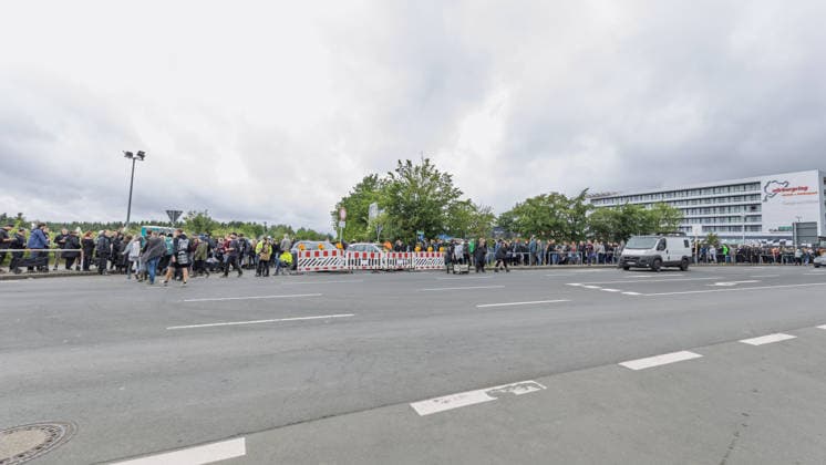 Rock am Ring 2026 - 04.06.26 Zweiter Anreisetag am Donnerstag, 04.06.2026, zu Rock am Ring 2026 am Nürburgring in der Eifel. Das dreitägige Musikfestival findet vom 5. bis 7. Juni 2026 statt und gehört zu den größten Open-Air-Festivals Deutschlands. Nürburg Nürburgring Rheinland-Pfalz Deutschland *** Rock am Ring 2026 04 06 26 Second arrival day on Thursday, 04 06 2026, for Rock am Ring 2026 at the Nürburgring in the Eifel The three-day music festival will take place from June 5 to 7, 2026 and is one of the largest open air festivals in Germany Nürburg Nürburgring Rhineland-Palatinate Germany Copyright: xMarcxJohnx