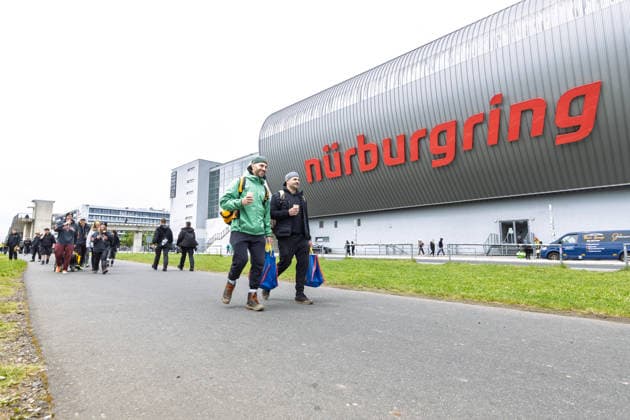 Rock am Ring 2026 - 04.06.26 Zweiter Anreisetag am Donnerstag, 04.06.2026, zu Rock am Ring 2026 am Nürburgring in der Eifel. Das dreitägige Musikfestival findet vom 5. bis 7. Juni 2026 statt und gehört zu den größten Open-Air-Festivals Deutschlands. Nürburg Nürburgring Rheinland-Pfalz Deutschland *** Rock am Ring 2026 04 06 26 Second arrival day on Thursday, 04 06 2026, for Rock am Ring 2026 at the Nürburgring in the Eifel The three-day music festival will take place from June 5 to 7, 2026 and is one of the largest open air festivals in Germany Nürburg Nürburgring Rhineland-Palatinate Germany Copyright: xMarcxJohnx