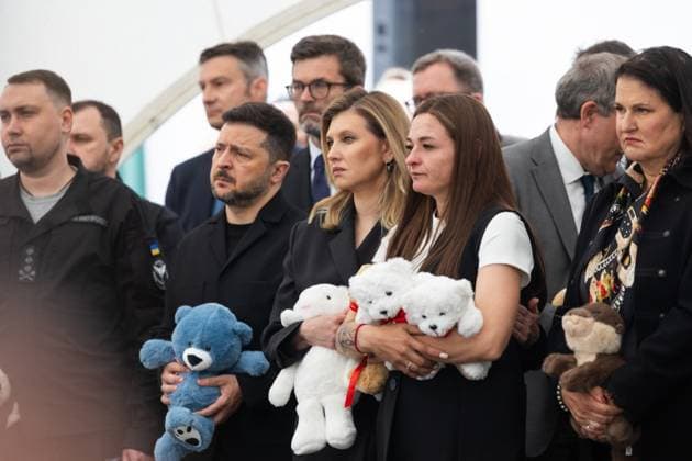 Ukrainian President Volodymyr Zelensky and his wife Olena Zelenska participate in a ceremony commemorating children killed since the start of the Russian war Ukrainian President Volodymyr Zelensky and his wife Olena Zelenska participate in a ceremony commemorating children killed since the start of the Russian war on Ukraine, in Kyiv, Ukraine, June 4, 2026. Photo by PRESIDENT OF UKRAINE apaimages Ukraine Ukraine Ukraine 040626_Ukraine_UPO_00(10).jpeg Copyright: xapaimagesxPRESIDENTxOFxUKRAINEx xapaimagesx