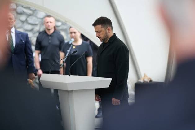 Ukrainian President Volodymyr Zelensky and his wife Olena Zelenska participate in a ceremony commemorating children killed since the start of the Russian war Ukrainian President Volodymyr Zelensky and his wife Olena Zelenska participate in a ceremony commemorating children killed since the start of the Russian war on Ukraine, in Kyiv, Ukraine, June 4, 2026. Photo by PRESIDENT OF UKRAINE apaimages Ukraine Ukraine Ukraine 040626_Ukraine_UPO_00(6).jpeg Copyright: xapaimagesxPRESIDENTxOFxUKRAINEx xapaimagesx