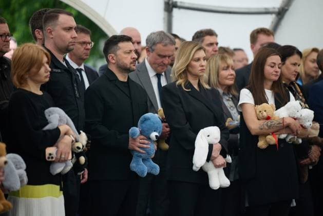 Ukrainian President Volodymyr Zelensky and his wife Olena Zelenska participate in a ceremony commemorating children killed since the start of the Russian war Ukrainian President Volodymyr Zelensky and his wife Olena Zelenska participate in a ceremony commemorating children killed since the start of the Russian war on Ukraine, in Kyiv, Ukraine, June 4, 2026. Photo by PRESIDENT OF UKRAINE apaimages Ukraine Ukraine Ukraine 040626_Ukraine_UPO_00(7).jpeg Copyright: xapaimagesxPRESIDENTxOFxUKRAINEx xapaimagesx