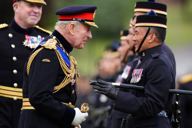 Royal visit to the King s Gurkha Artillery King Charles III during a visit to the King s Gurkha Artillery in Larkhill, Wiltshire. The regiment was formally established in April 2025, and the Formation Parade will mark the first ceremonial opportunity to celebrate the creation of the Army s first dedicated Gurkha Artillery unit. Picture date: Thursday June 4, 2026., Credit:Aaron Chown PA ROTA - B68 Avalon UK, Larkhill  Copyright: xAaronxChownx xPAxROTAx-xB68x xAvalonx 1107735859