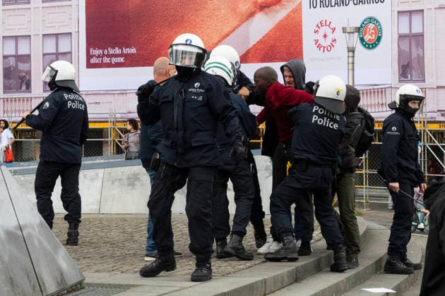 With parliament set to vote today on the approval of the French-speaking education reform, large numbers of teachers are demonstrating outside the Parliament of the Wallonia-Brussels Federation. Since this morning, sporadic clashes between small groups of protesters and the police have punctuated the demonstration. The reform is deeply unpopular among teachers, and the very fact that it is being put to a vote has sparked a fierce debate between the majority and the opposition. - 04 06 2026 - Belgium Brussels Brussels -  NicolasxLandemardx xLexPictorium LePictorium_0335431