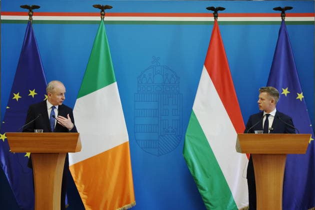 (260604) -- BUDAPEST, June 4, 2026 -- Hungarian Prime Minister Peter Magyar (R) and visiting Taoiseach of Ireland Micheal Martin attend a joint press conference following their meeting in Budapest, Hungary, on June 4, 2026. (Photo by Xinhua) HUNGARY-BUDAPEST-HUNGARIAN PM-IRELAND-TAOISEACH-MEETING AttilaxVolgyi 