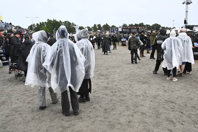 SÖLVESBORG, SWEDEN 20260604 Rainy weather on Thursday at the Sweden Rock Festival outside Sölvesborg SÖLVESBORG SWEDEN x10080x  Copyright: xFredrikxSandberg TTx SWEDEN ROCK FESTIVAL 2026 yMVRGjLeP_8