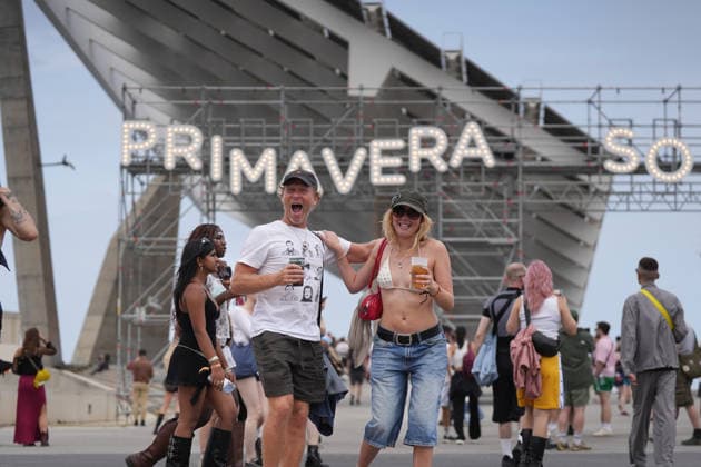 First day of Primavera Sound Barcelona 2026 Dozens of people during the first day of Primavera Sound Barcelona 2026, on June 4, 2026, in Barcelona, Catalonia Spain Primavera Sound Barcelona 2026 takes place between June 4 and 6 with an expected 70 000 attendees per day with a high number of international audience The line-up includes about 150 artists with headliners such as Doja Cat, Massive Attack and Bad Gyal Thursday 4 The Cure, Addison Rae and Skrillex Friday 5 and The xx, Gorillaz and My Bloody Valentine Saturday 6 04 JUNE 2026 MUSIC PRIMAVERA SOUND ARTISTS MUSIC CATALONIA BARCELONA PUBLIC FESTIVAL Barcelona Catalunya Catalunya Catalunya Spain  Copyright: xDavidxZorrakinox 7571262