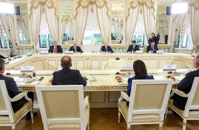 Russia Putin International News Agencies Heads 9181778 04.06.2026 Russian President Vladimir Putin holds a meeting with heads of international news agencies, as Kremlin spokesman Dmitry Peskov, TASS Director General Andrey Kondrashov, President of Xinhua News Agency Fu Hua and Kyrgyz National Kabar News Agency Director Mederbek Shermetaliev sit nearby, as part of the St. Petersburg International Economic Forum (SPIEF) at the Constantine Palace in Strelna in the suburb of St. Petersburg, Russia. Valeriy Sharifulin Sputnik St. Petersburg Russia  Copyright: xValeriyxSharifulinx