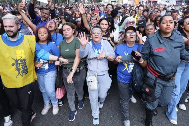 34th March for Jesus in Sao Paulo Faithful participate in the 34th March for Jesus, gathering at the Luz metro station towards Praca Herois da FEB, in the northern zone of Sao Paulo, this Thursday, June 4, 2026 Sao Paulo Sao Paulo Brazil Copyright: xMarinaxUezima BrazilxPhotoxPressx