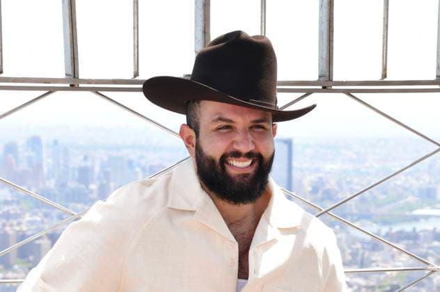 NEW YORK, NY- JUNE 4: Carin Leon Visits the Empire State Building promoting his ˜De Sonora Para El Mundo™ North American Tour, on June 4, 2026 in New York City. Copyright: xmpi099x