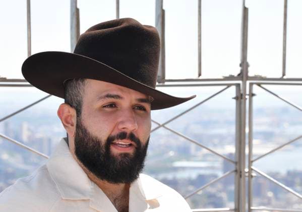 NEW YORK, NY- JUNE 4: Carin Leon Visits the Empire State Building promoting his ˜De Sonora Para El Mundo™ North American Tour, on June 4, 2026 in New York City. Copyright: xmpi099x