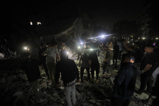 Israeli strike targets building in Nuseirat Camp, Gaza DEIR AL-BALAH, GAZA, PALESTINE - JUNE 4: Palestinians inspect the damaged building as the Israeli army targeted a building belonging to the Darwish family in the Nuseirat refugee camp in Deir al-Balah, Gaza, Palestine, on June 4, 2026. Hassan Jedi Anadolu Deir al-Balah Gaza. Editorial use only. Please get in touch for any other usage.  Copyright: x2026xAnadoluxHassanxJedix