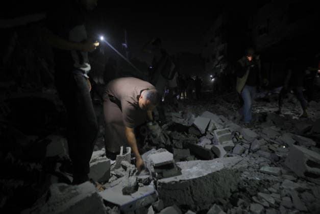 Israeli strike targets building in Nuseirat Camp, Gaza DEIR AL-BALAH, GAZA, PALESTINE - JUNE 4: Palestinians inspect the damaged building as the Israeli army targeted a building belonging to the Darwish family in the Nuseirat refugee camp in Deir al-Balah, Gaza, Palestine, on June 4, 2026. Hassan Jedi Anadolu Deir al-Balah Gaza. Editorial use only. Please get in touch for any other usage.  Copyright: x2026xAnadoluxHassanxJedix