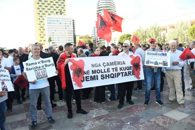 Protests against tourism project continue in Albania TIRANA, ALBANIA - JUNE 4: Demonstrators carrying banners and placards gather on the Boulevard of the Martyrs of the Nation to protest the planned sale of a beach in the Zvernec area of Vlora as part of a tourism development project, in Tirana, Albania on June 4, 2026. Olsi Shehu Anadolu Tirana Albania. Editorial use only. Please get in touch for any other usage.  Copyright: x2026xAnadoluxOlsixShehux