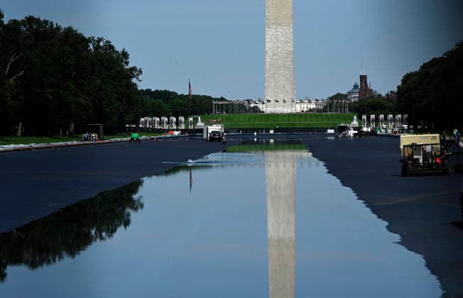 Trump s remodeled Lincoln Memorial Reflecting Pool fills with water The reflecting pool is refilled after being repainted at the directive of President Donald Trump ahead of America 250 on June 4, 2026 in Washington, DC.. Photo by Olivier Douliery ABACAPRESS.COM Washington DC United States  Copyright: xDoulieryxOlivier ABACAx