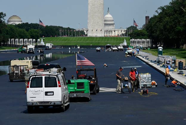 Trump s remodeled Lincoln Memorial Reflecting Pool fills with water The reflecting pool is refilled after being repainted at the directive of President Donald Trump ahead of America 250 on June 4, 2026 in Washington, DC.. Photo by Olivier Douliery ABACAPRESS.COM Washington DC United States  Copyright: xDoulieryxOlivier ABACAx