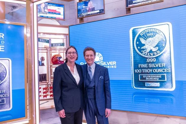 June 4, 2026, New York, New York, USA: Dr. Thomas S. Kaplan, Chairman, and Heather White, Chief Executive Officer of Sunshine Silver Mining & Refining Company ring the opening bell as their company celebrates Initial Public Offering on the floor of the New York Stock Exchange (NYSE) in New York, NY on June 4, 2026. Stock market continues to be volatile as conflict in the Middle East affects prices of commodities and goods. New York USA  - ZUMAr339 20260604_znp_r339_010 Copyright: xLevxRadinx