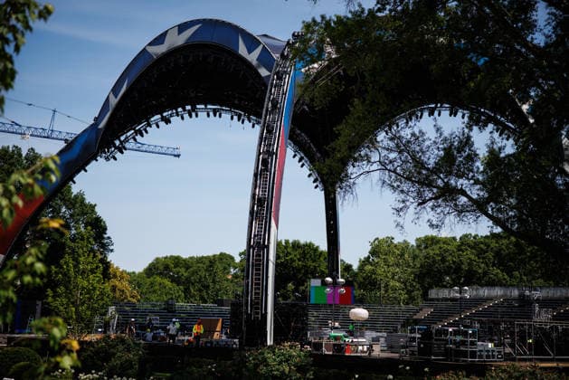 DC: Preparations Ahead of UFC Match Continue at White House Construction of the arena for the upcoming UFC match on the South Lawn is seen from the White House Colonnade on June 4, 2026 in Washington, D.C. (Photo by Samuel Corum Pool ABACAPRESS.COM) Washington DC United States  Copyright: xPool ABACAx