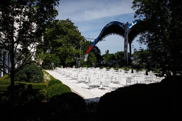 DC: Preparations Ahead of UFC Match Continue at White House Construction of the arena for the upcoming UFC match on the South Lawn is seen from the White House Colonnade on June 4, 2026 in Washington, D.C. (Photo by Samuel Corum Pool ABACAPRESS.COM) Washington DC United States  Copyright: xPool ABACAx