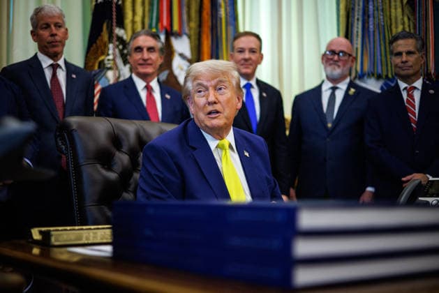 DC: President Trump Announces $700 million Beautiful, Clean Coal Investment U.S. President Donald Trump answers questions from reporters after making an announcement on Beautiful, Clean Coal in the Oval Office at the White House on June 4, 2026 in Washington, D.C. Trump is announcing a plan to invest $700 million for coal plants and energy infrastructure using the Defense Production Act. (Photo by Samuel Corum Pool ABACAPRESS.COM) Washington DC United States  Copyright: xPool ABACAx