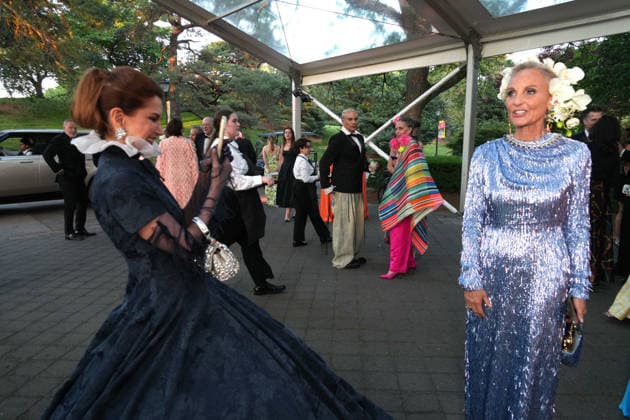 June 4, 2026, New York, Ny, USA: JEAN SHAFIROFF and SHARON JACOB attend the New York Botanical Garden Conservatory Ball, .The New York Botanical Garden,.June 4, 2026 . . JEAN SHAFIROFF attends the New York Botanical Garden Conservatory Ball, .The New York Botanical Garden,.June 4, 2026 . . attends the New York Botanical Garden Conservatory Ball, .The New York Botanical Garden,.June 4, 2026 . New York USA - ZUMAms4_ 20260604_faf_ms4_008 Copyright: xSoniaxMoskowitzxGordonx