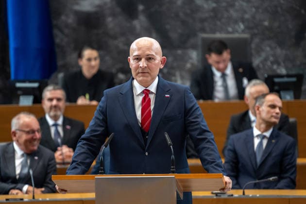 National Assembly of Slovenia in Ljubljana - 04 Jun 2026 Borut Ron?evi? Slovenian Minister of Education, Science and Youth attends the First meeting of 16th Government of Slovenia. Ljubljana Slovenia Copyright: xAndrejxTarfilax xSOPAxImagesx DSC_0180