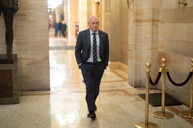 Senate Votes on Reconciliation WASHINGTON, DC - JUNE 4: Senator Mark Kelly (D-AZ) speaks to reporters as the Senate votes on amendments to a reconciliation package, at the U.S. Capitol in Washington, DC on June 4, 2026. Nathan Posner Anadolu Washington United States. Editorial use only. Please get in touch for any other usage.  Copyright: x2026xAnadoluxNathanxPosnerx
