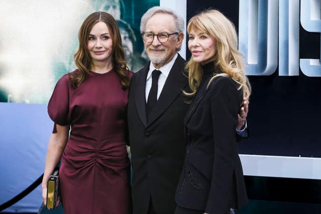 Kristie Macosko Krieger, Steven Spielberg und Kate Capshaw bei der Premiere des Kinofilms Disclosure Day im Cineworld Leicester Square. London, 04.06.2026 *** Kristie Macosko Krieger, Steven Spielberg and Kate Capshaw at the premiere of the movie Disclosure Day at Cineworld Leicester Square London, 04 06 2026 Foto:xJ.xEdwardsx xFuturexImagex disclosure_london_6679