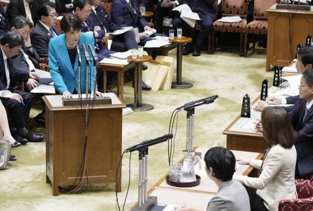 News Bilder des Tages Japan PM Takaichi in parliament Japanese Prime Minister Sanae Takaichi (L9 speaks at a House of Councillors budget committee session in Tokyo on June 5, 2026.  A14AA0005617715P