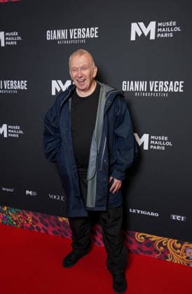Jean Paul Gaultier Personalities at the first major French retrospective devoted to Gianni Versace at the Musée Maillol in Paris on June 4, 2026 Gianni Versace Retrospective brings together nearly 450 exceptional pieces original creations and silhouettes, accessories, sketches, decorative objects, photographs, In a resolutely pop scenography designed by Nathalie Crinière, the exhibition retraces an entire career dedicated to creation, and reveals the multiple inspirations that shaped Versaces universe  Copyright: xAnne-SophiexGuebeyx xBestimagexAnne-SophiexGuebeyx xBestimagex