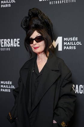 Diane Pernet Personalities at the first major French retrospective devoted to Gianni Versace at the Musée Maillol in Paris on June 4, 2026 Gianni Versace Retrospective brings together nearly 450 exceptional pieces - original creations and silhouettes, accessories, sketches, decorative objects, photographs, In a resolutely pop scenography designed by Nathalie Crinière, the exhibition retraces an entire career dedicated to creation, and reveals the multiple inspirations that shaped Versaces universe  Copyright: xAnne-SophiexGuebeyx xBestimagexAnne-SophiexGuebeyx xBestimagex