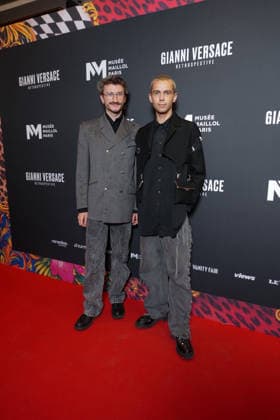 Jan Robert Allo, Victor Weinsanto Personalities at the first major French retrospective devoted to Gianni Versace at the Musée Maillol in Paris on June 4, 2026 Gianni Versace Retrospective brings together nearly 450 exceptional pieces - original creations and silhouettes, accessories, sketches, decorative objects, photographs, In a resolutely pop scenography designed by Nathalie Crinière, the exhibition retraces an entire career dedicated to creation, and reveals the multiple inspirations that shaped Versaces universe  Copyright: xAnne-SophiexGuebeyx xBestimagexAnne-SophiexGuebeyx xBestimagex