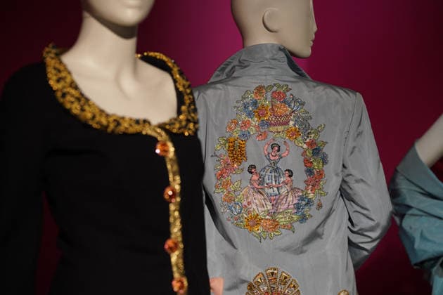 Illustration Personalities at the first major French retrospective devoted to Gianni Versace at the Musée Maillol in Paris on June 4, 2026 Gianni Versace Retrospective brings together nearly 450 exceptional pieces - original creations and silhouettes, accessories, sketches, decorative objects, photographs, In a resolutely pop scenography designed by Nathalie Crinière, the exhibition retraces an entire career dedicated to creation, and reveals the multiple inspirations that shaped Versaces universe  Copyright: xAnne-SophiexGuebeyx xBestimagexAnne-SophiexGuebeyx xBestimagex