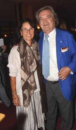 Sivia Adani Helmut Markwort Medienunternehmer Muenchen 04.06.2026 Komoedie im Bayerischen Hof Premiere Kalter weisser Mann Foto Muenchen *** Sivia Adani Helmut Markwort Media Entrepreneur Munich 04 06 2026 Comedy in the Bavarian Premiere Cold White Man Photo Munich