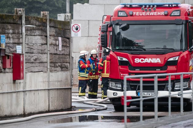 Brand bei Entsorgungsbetrieb 1.000 mÂ³ Restmüll in Flammen Am 05.06.2026 brach gegen 05:15 Uhr auf dem Gelände des Entsorgungsbetriebs Remondis in Welgesheim ein Brand aus. Ein Restmüllhaufen von rund 1.000 Kubikmeter stand in Flammen; als vermutliche Ursache nannte der Pressesprecher der Feuerwehr einen nicht fachgerecht entsorgten Lithium-Ionen-Akku. Im Einsatz waren rund 80 Kräfte der Freiwilligen Feuerwehren aus neun umliegenden Gemeinden sowie SEG Verpflegung des DRK und das THW. Um 06:30 Uhr wurde über die Warn-App NINA vor Geruchsbelästigung gewarnt; das Bundesamt für Bevölkerungsschutz und Katastrophenhilfe veröffentlichte um 06:16 Uhr über die Feuerwehrleitstelle Mainz eine Warnung vor massiver Rauchentwicklung. Der E