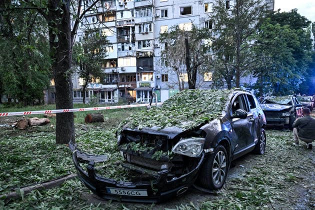 Cars, parked outside a residential building, are damaged by a Russian drone strike on the Shevchenkivskyi district of Zaporizhzhia, Ukraine, June 4, 2026. Russian forces launched a drone strike on one of the city’s residential areas, killing one person and injuring 16 others. The blast wave and debris shattered windows and balconies in apartment blocks. (Photo by Dmytro Smolienko Ukrinform) Russian forces launch drone strike on district in Zaporizhzhia  Copyright: xDmytroxSmolienkox
