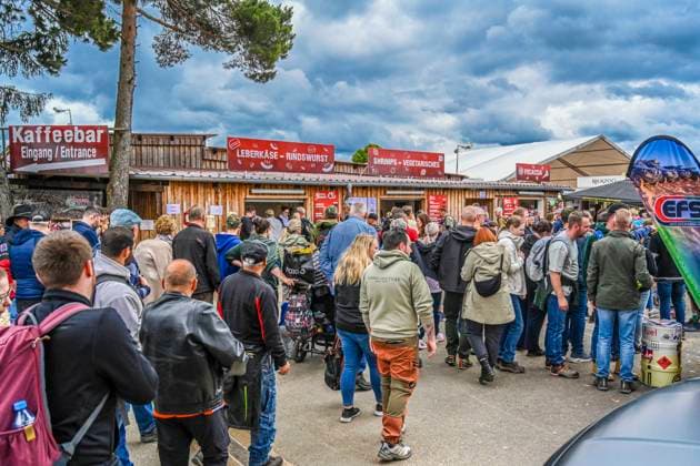 LSP ALLRADMESSE- Besucher auf dem Ausstellungs Gelande der jaehrlichen Offroad Messe Abenteuer und Allrad 2026 in Bad Kissingen am 04.06.2026 ist gestartet Bayern Frankreich *** LSP ALLRADMESSE visitors on the exhibition grounds of the annual offroad fair Abenteuer und Allrad 2026 in Bad Kissingen on 04 06 2026 has started Bavaria France