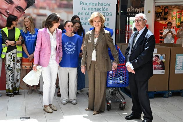 Queen Sofia visits one of the donation points on the occasion of the beginning of the Spring Collection of the Spanish Federation of Food Banks Queen Sofia visits one of the donation points on the occasion of the beginning of the Spring Collection of the Spanish Federation of Food Banks, on June 5, 2026, in Madrid Spain REINA SOFIA SOLIDARITY FOOD BANK JUNE 5, 2026 José Madrid Madrid Madrid Spain  Copyright: xJosÃ xOlivax 7573104