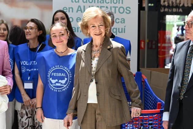Queen Sofia visits one of the donation points on the occasion of the beginning of the Spring Collection of the Spanish Federation of Food Banks Queen Sofia visits one of the donation points on the occasion of the beginning of the Spring Collection of the Spanish Federation of Food Banks, on June 5, 2026, in Madrid Spain REINA SOFIA SOLIDARITY FOOD BANK JUNE 5, 2026 José Madrid Madrid Madrid Spain  Copyright: xJosÃ xOlivax 7573106